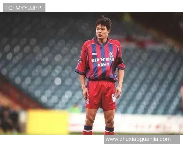 当足球传奇同框闪耀赛场见证荣耀与友谊的永恒瞬间 当足球传奇同框闪耀赛场见证荣耀与友谊的永恒瞬间