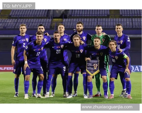 足球球星夫妻甜蜜合影展现幸福生活引发网友热议与祝福 足球球星夫妻甜蜜合影展现幸福生活引发网友热议与祝福